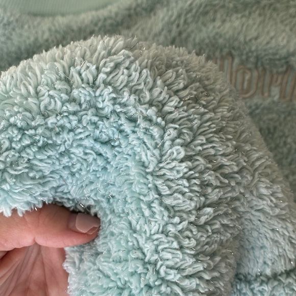 Disney Parks WDW Aqua Teal Turquoise Fluffy Sherpa Spirit Jersey Kids Sz Large - Picture 5 of 14